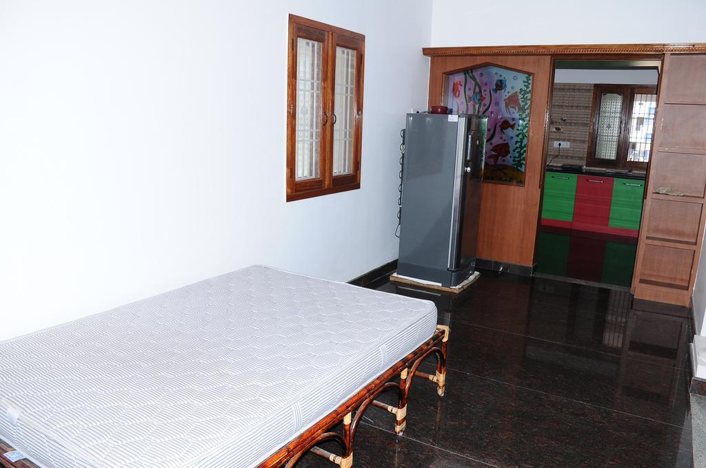 Bharathi Guest House Tiruvannāmalai Exterior foto