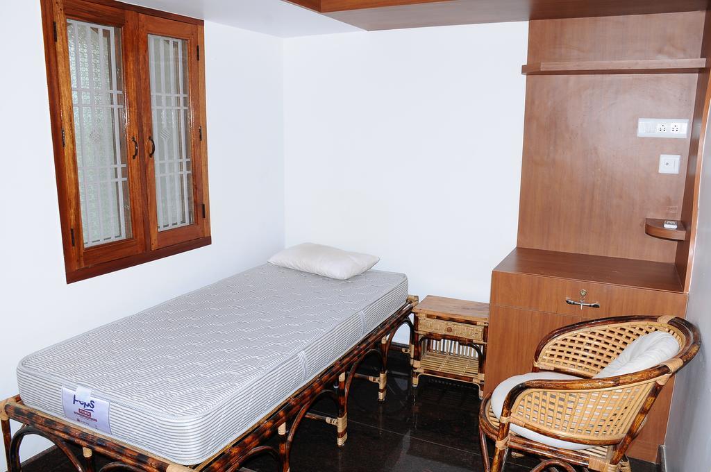 Bharathi Guest House Tiruvannāmalai Exterior foto