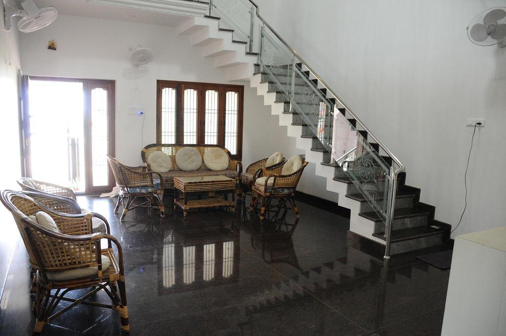 Bharathi Guest House Tiruvannāmalai Exterior foto